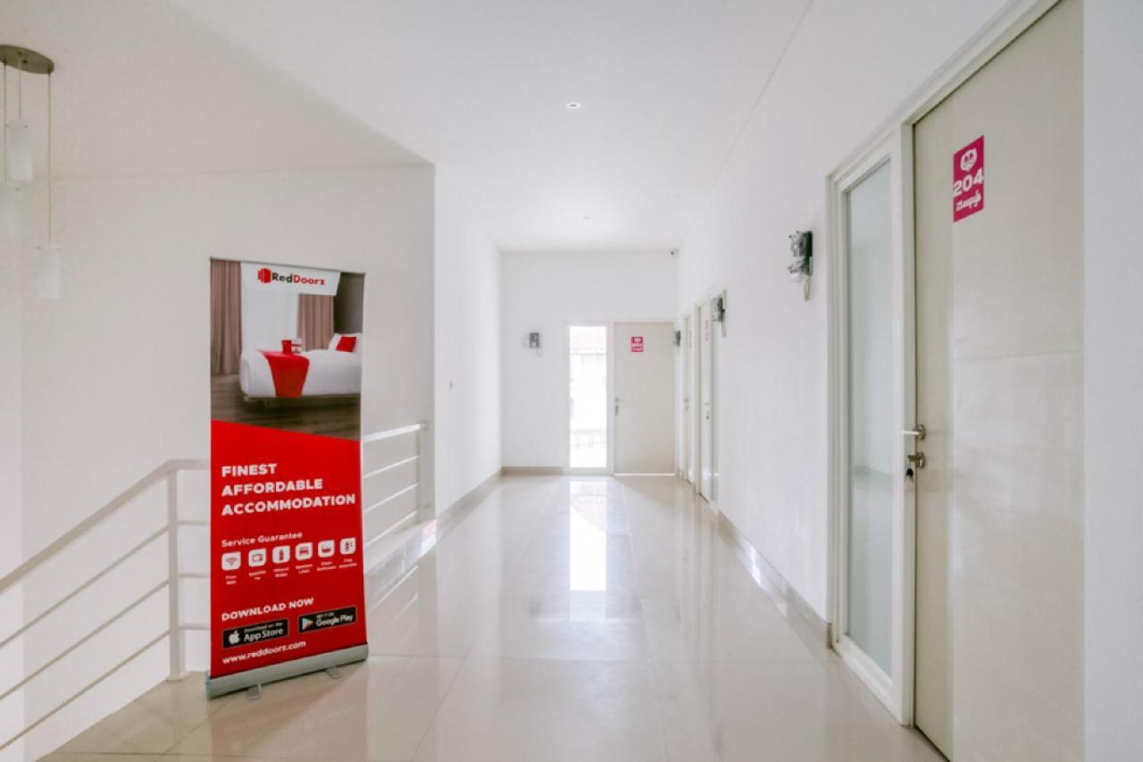 Reddoorz Syariah Near Lapangan Pancasila Simpang Lima Pansiyon Semarang Dış mekan fotoğraf